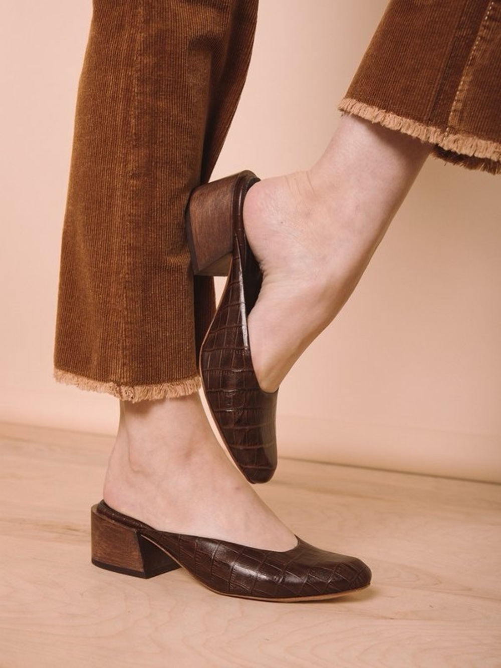 ✨ Mari Giudicelli Leblon Mule in Pinhao Croco ✨